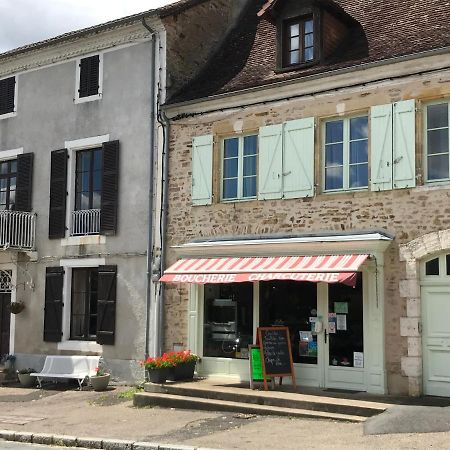 Town House Jumilhac-Le-Grand Villa Luaran gambar