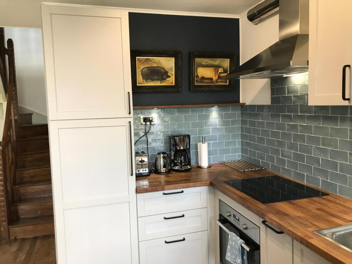 Town House Jumilhac-Le-Grand Villa Luaran gambar
