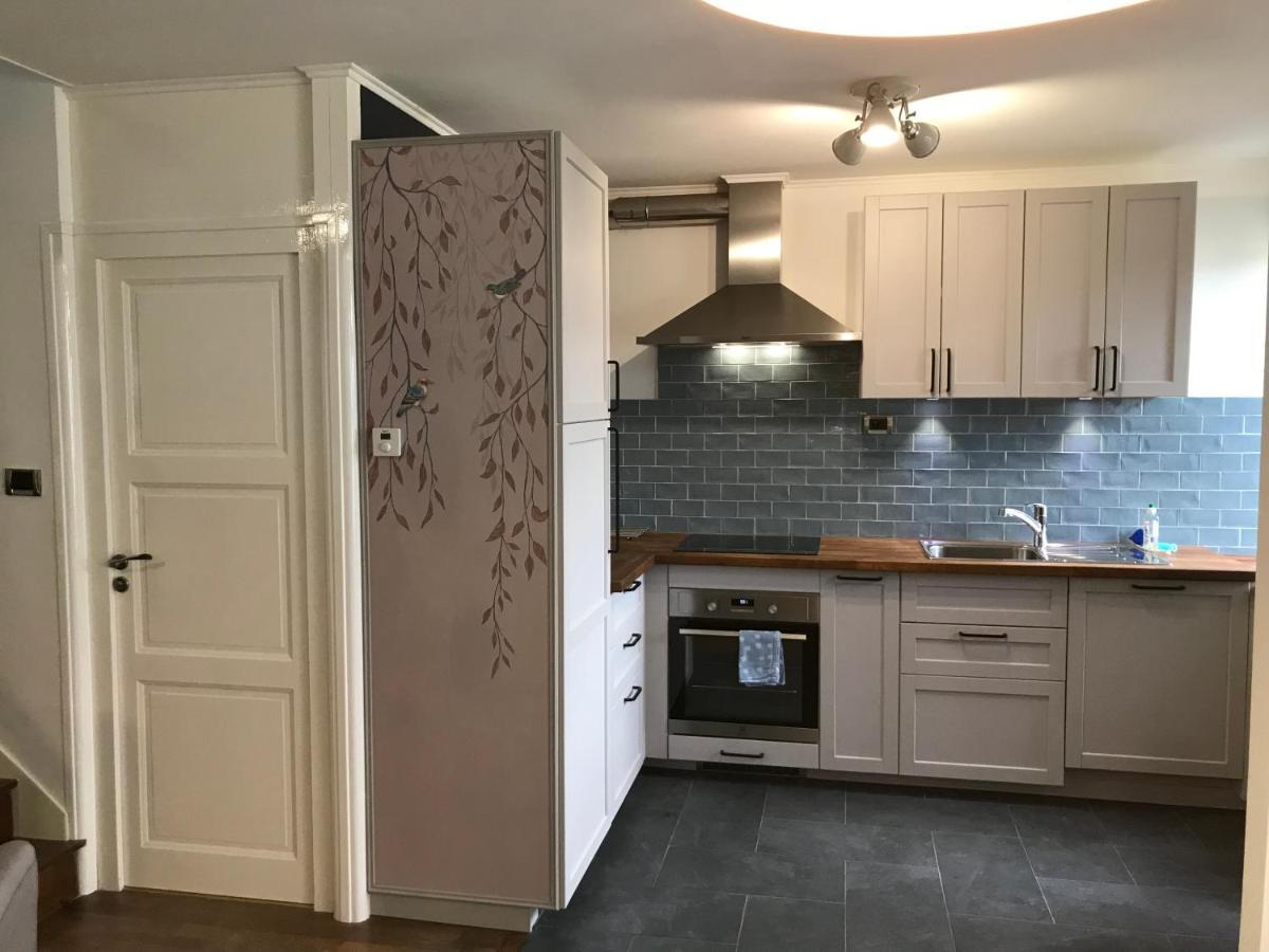 Town House Jumilhac-Le-Grand Villa Luaran gambar