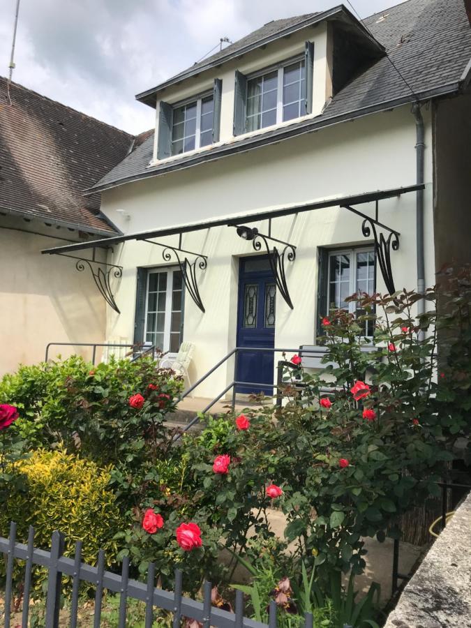 Town House Jumilhac-Le-Grand Villa Luaran gambar
