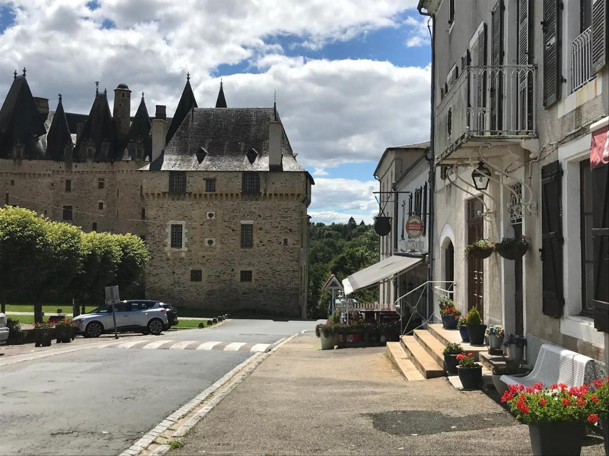 Town House Jumilhac-Le-Grand Villa Luaran gambar