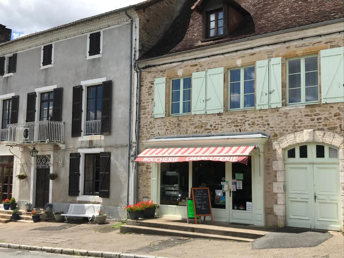 Town House Jumilhac-Le-Grand Villa Luaran gambar